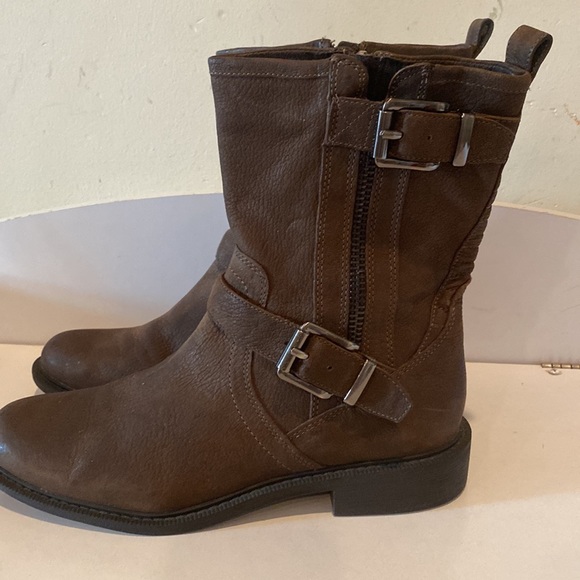 Vince Camuto combat boots - Picture 2 of 9